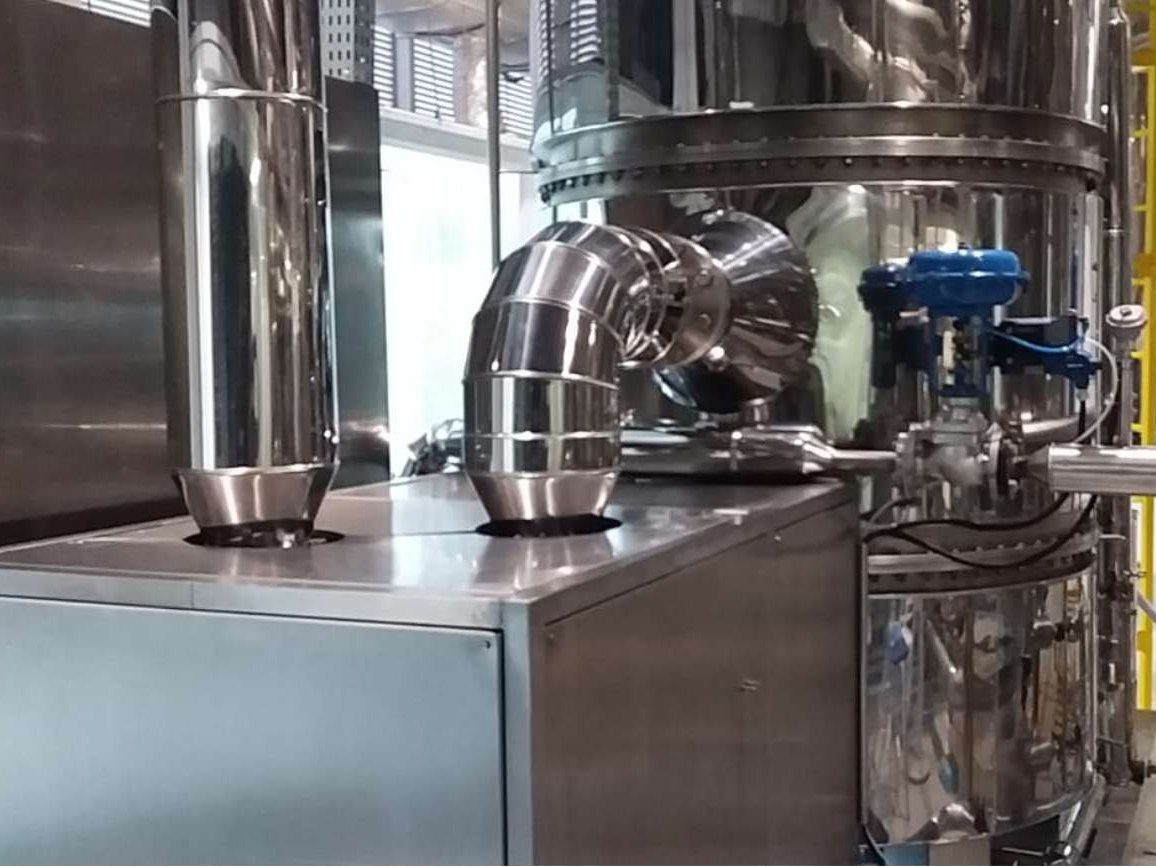 Equipamento de processo após limpeza externa