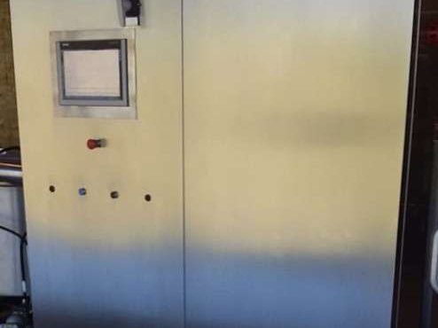 Painel elétrico em inox limpo e escovado